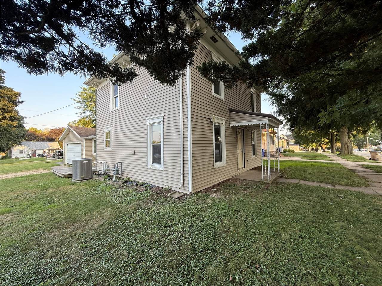 https://bt-photos.global.ssl.fastly.net/cedarrapids/1280_boomver_1_2605454-2.jpg
