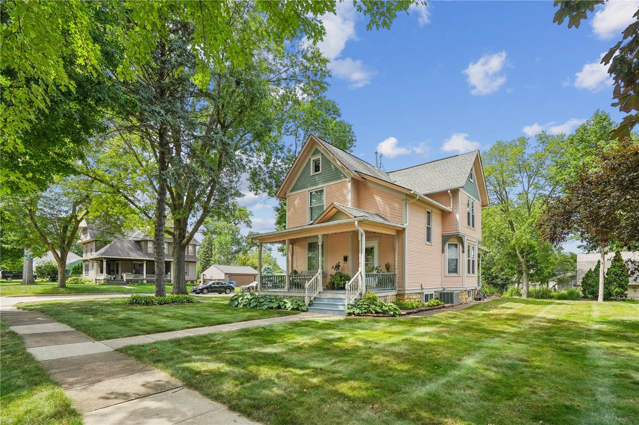 https://bt-photos.global.ssl.fastly.net/cedarrapids/1280_boomver_1_2605457-2.jpg
