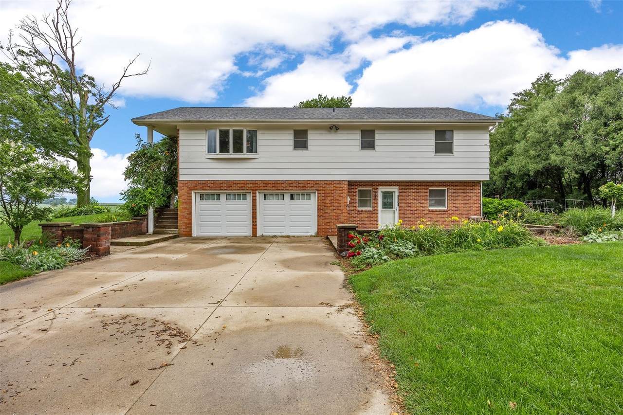 2209 44th Avenue - Photo 1