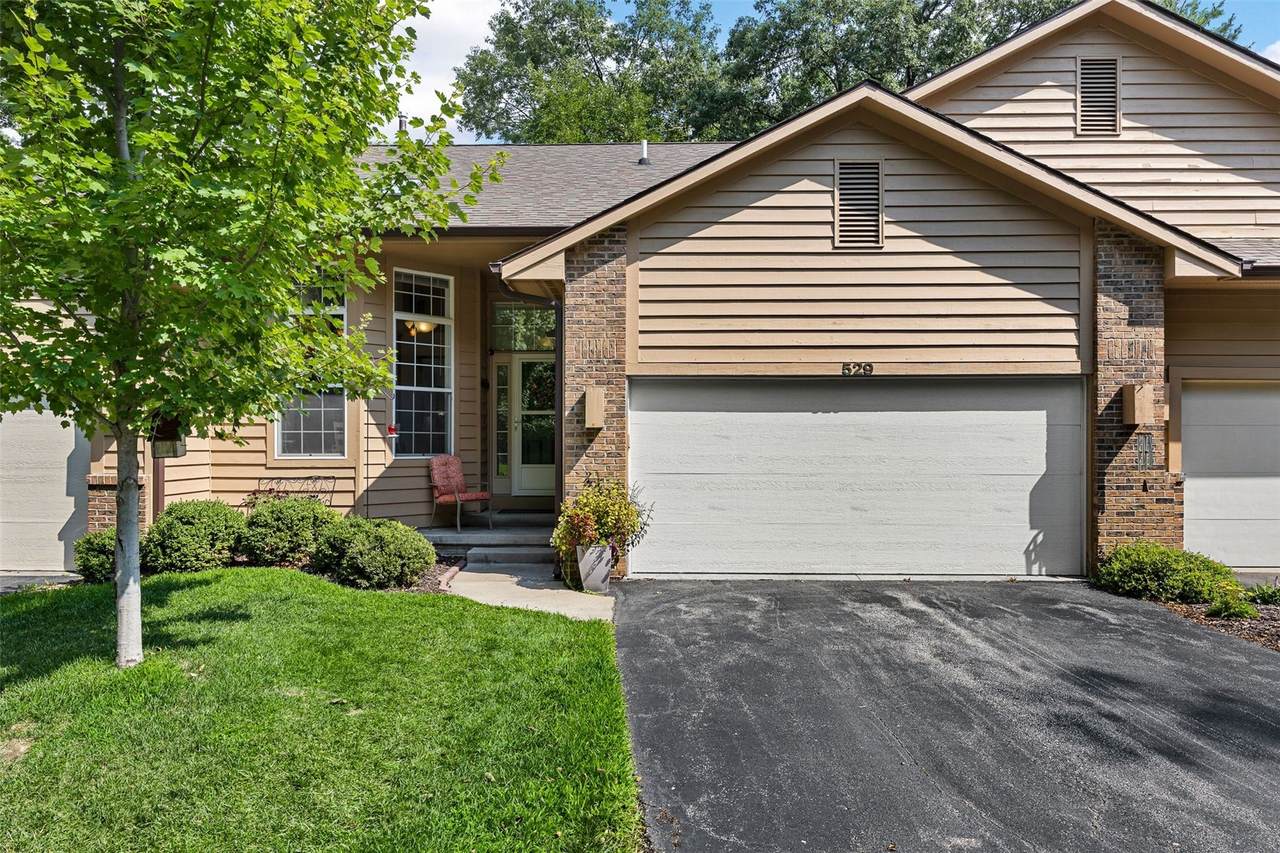 529 East Post Road - Photo 1