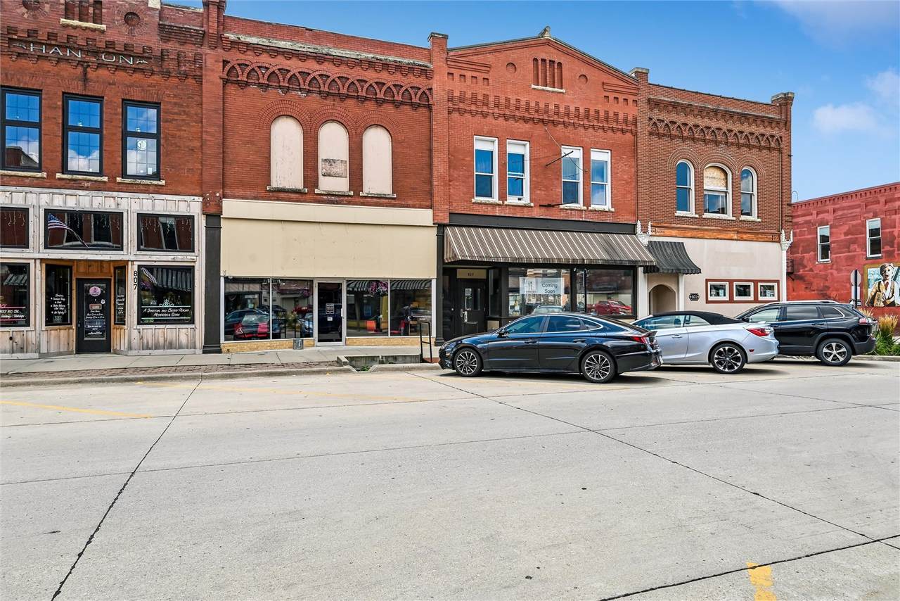 805 12 Street - Photo 1
