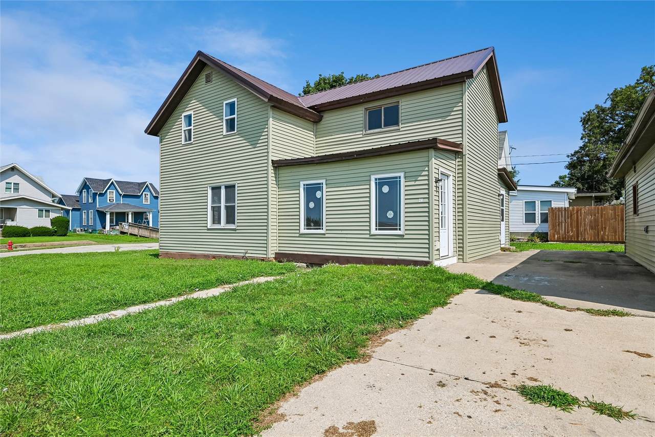 218 Railroad Street - Photo 1