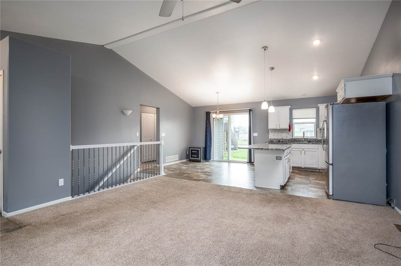 https://bt-photos.global.ssl.fastly.net/cedarrapids/1280_boomver_2_2605600-2.jpg