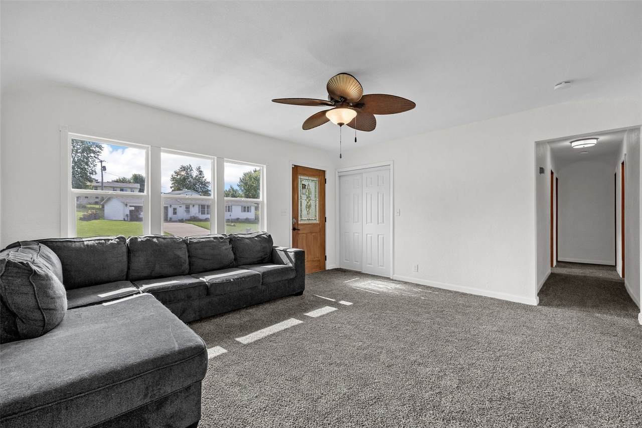 https://bt-photos.global.ssl.fastly.net/cedarrapids/1280_boomver_1_2605634-2.jpg