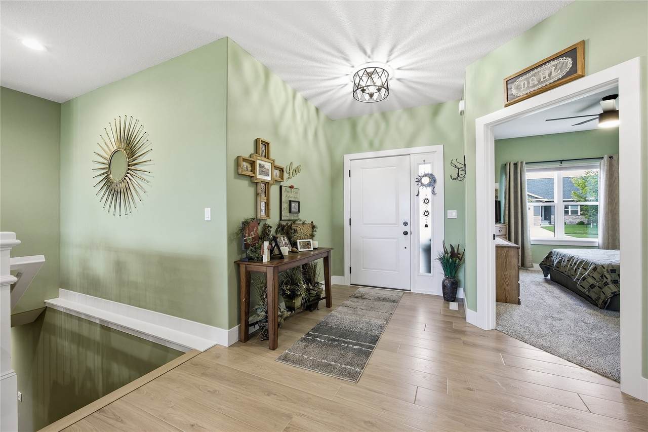 https://bt-photos.global.ssl.fastly.net/cedarrapids/1280_boomver_1_2605770-2.jpg