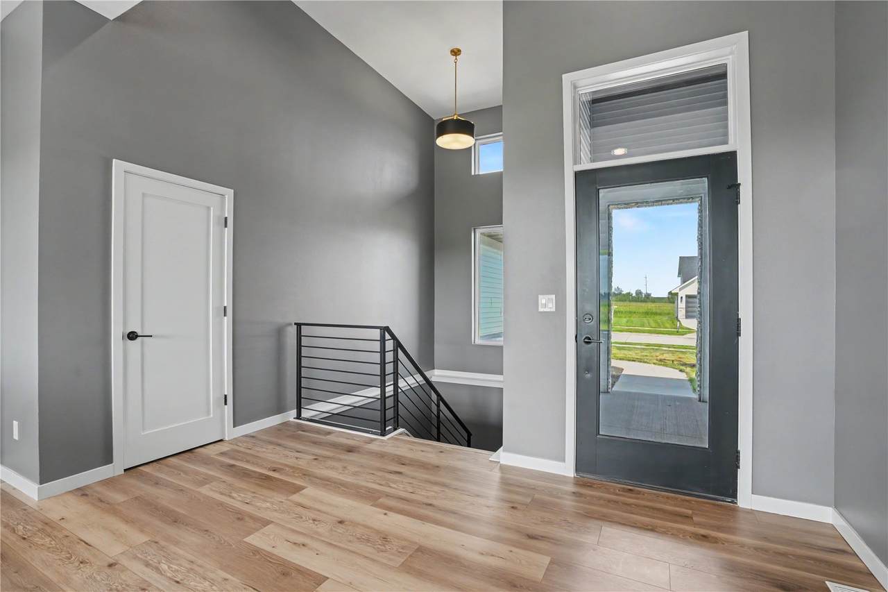 https://bt-photos.global.ssl.fastly.net/cedarrapids/1280_boomver_1_2605936-2.jpg