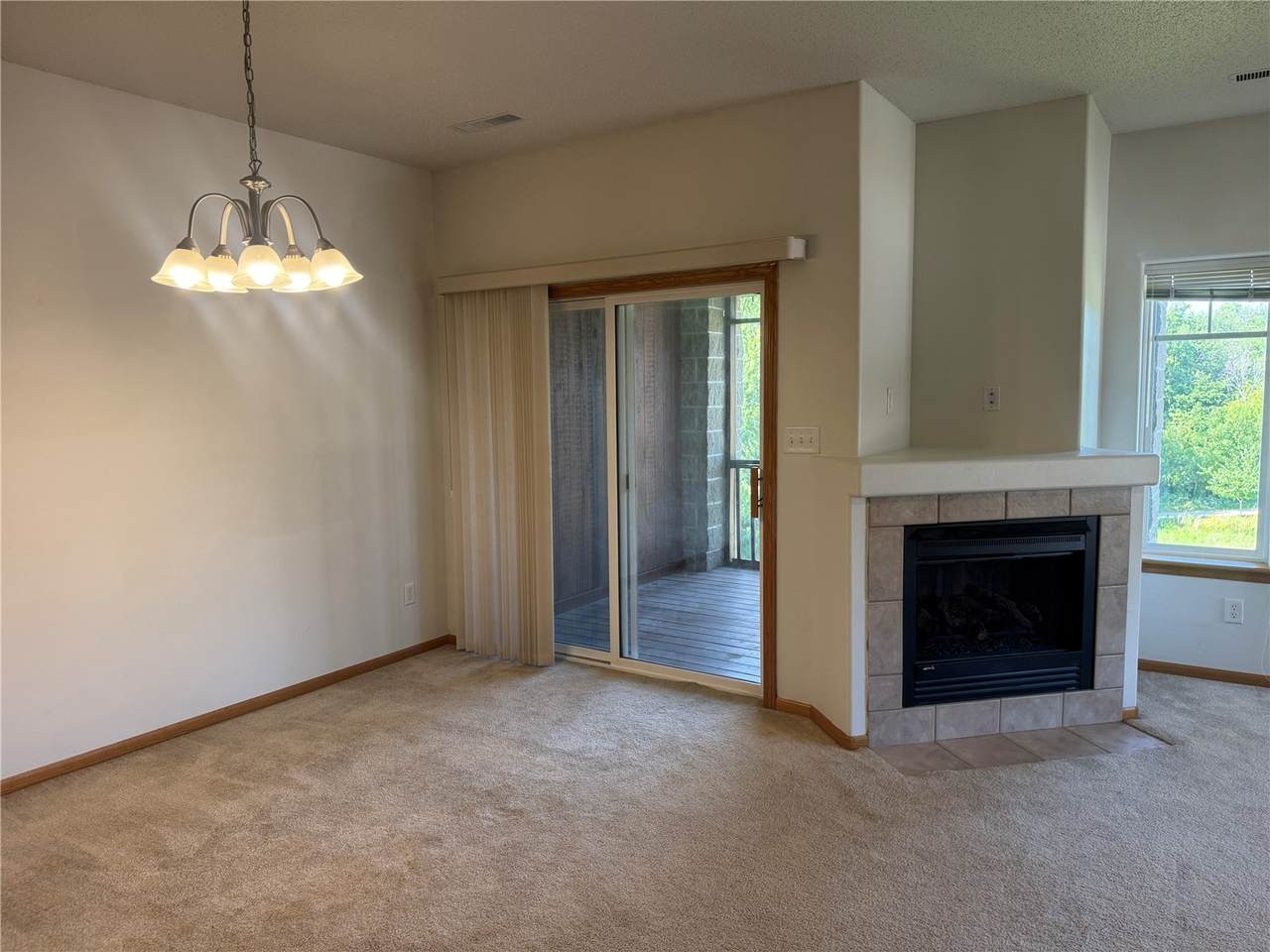 https://bt-photos.global.ssl.fastly.net/cedarrapids/orig_boomver_1_2605968-2.jpg