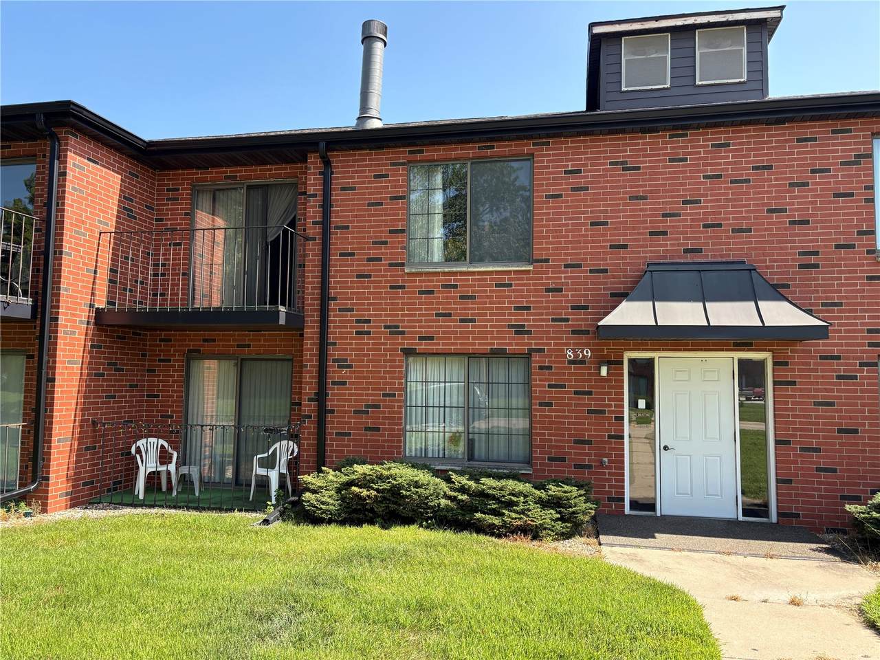839 Kerry Lane - Photo 1