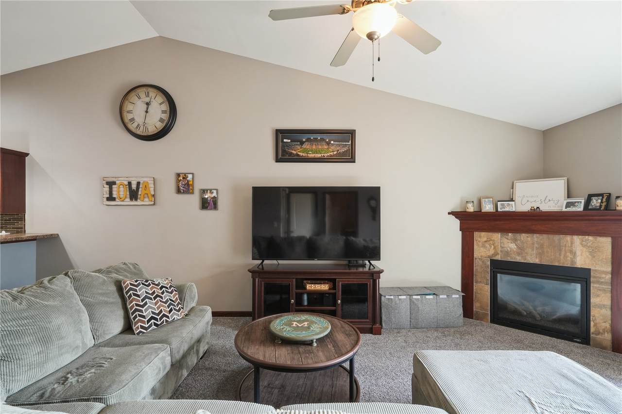 https://bt-photos.global.ssl.fastly.net/cedarrapids/1280_boomver_1_2605974-2.jpg