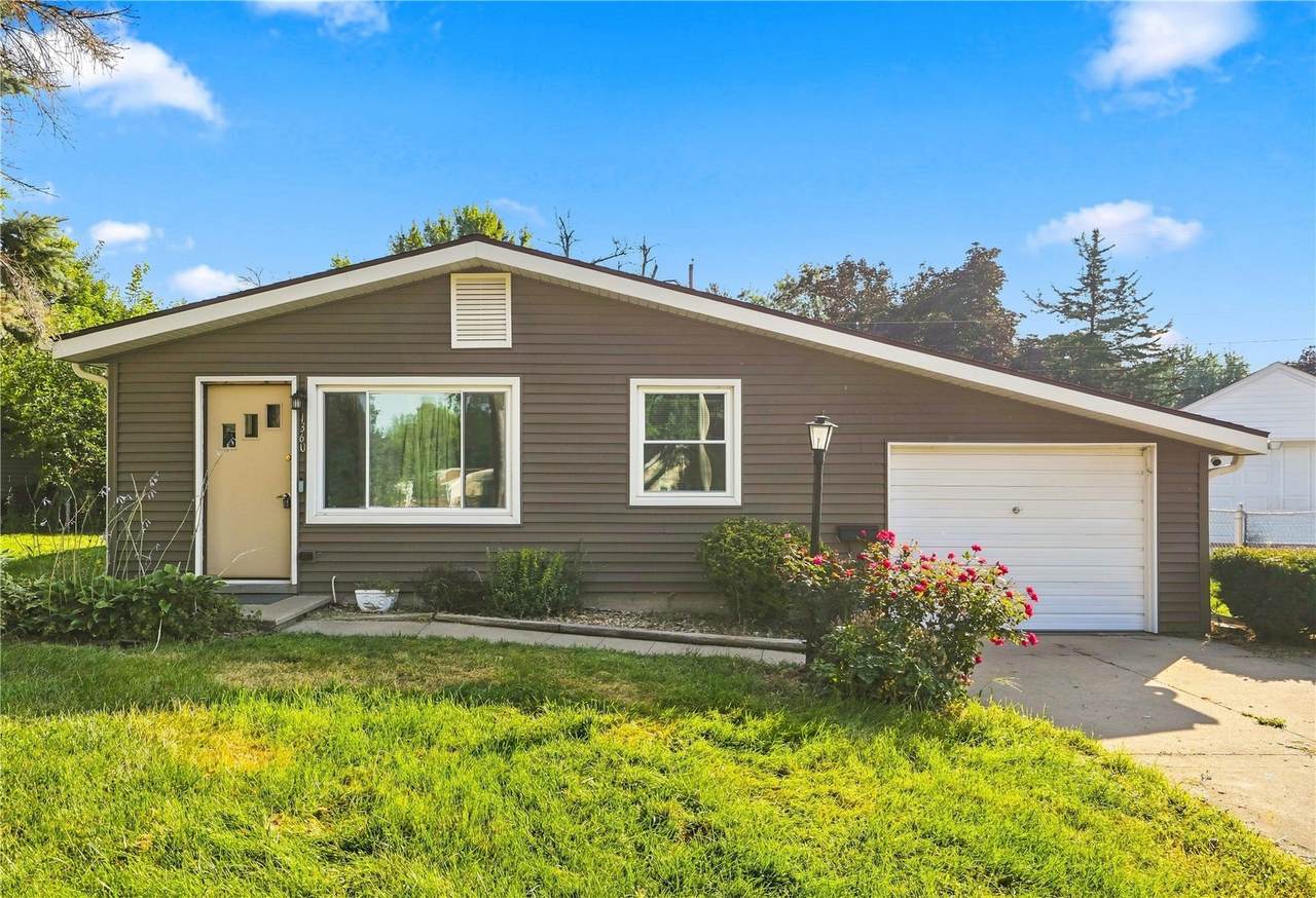 1360 Starry Drive - Photo 1
