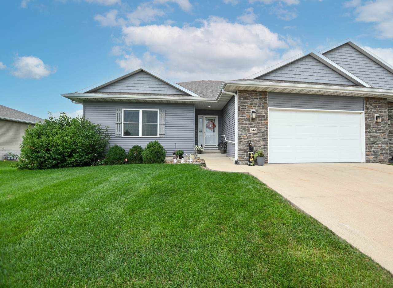 544 Meadow Oak Circle - Photo 1