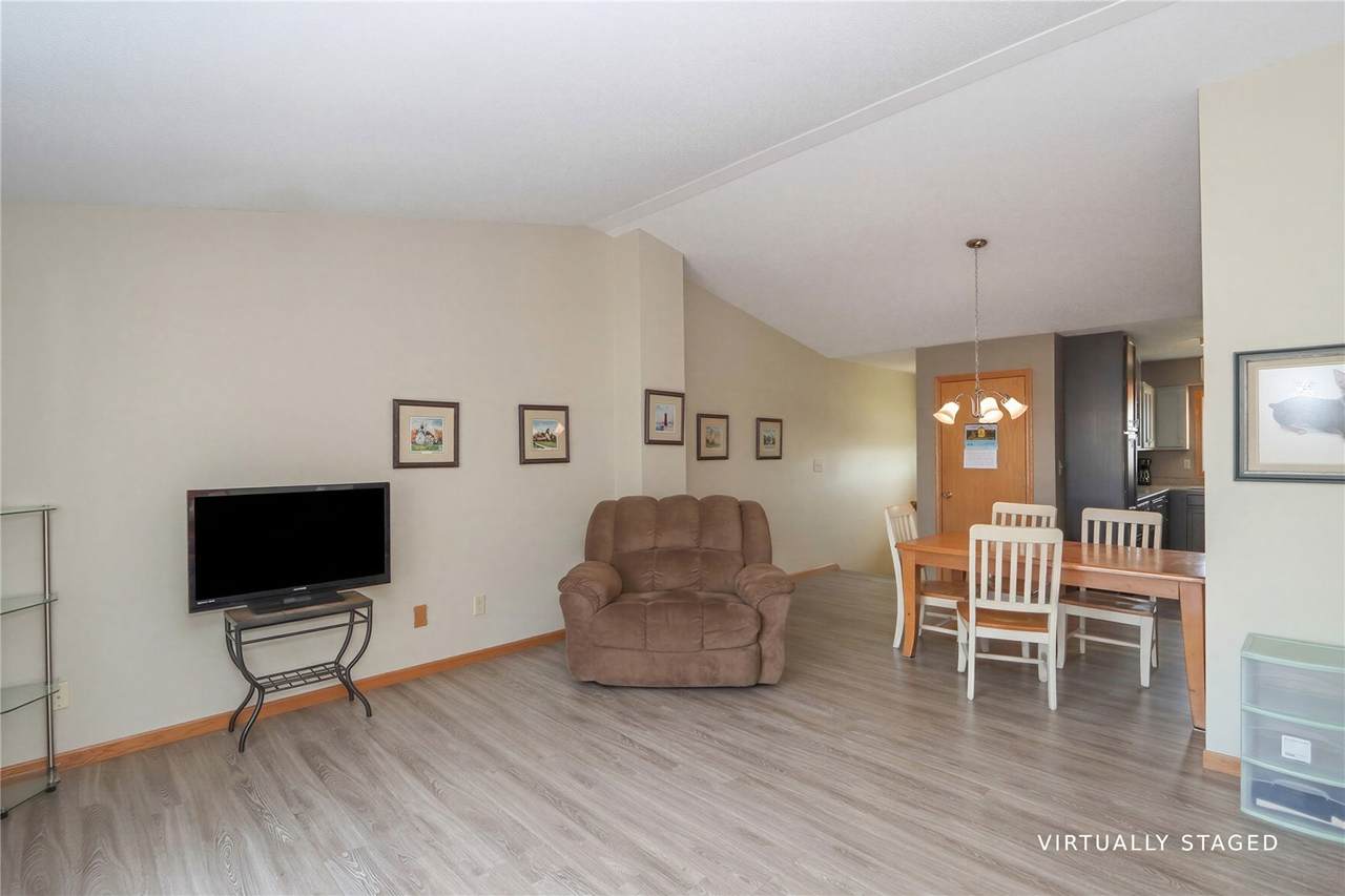 https://bt-photos.global.ssl.fastly.net/cedarrapids/1280_boomver_1_2606365-2.jpg
