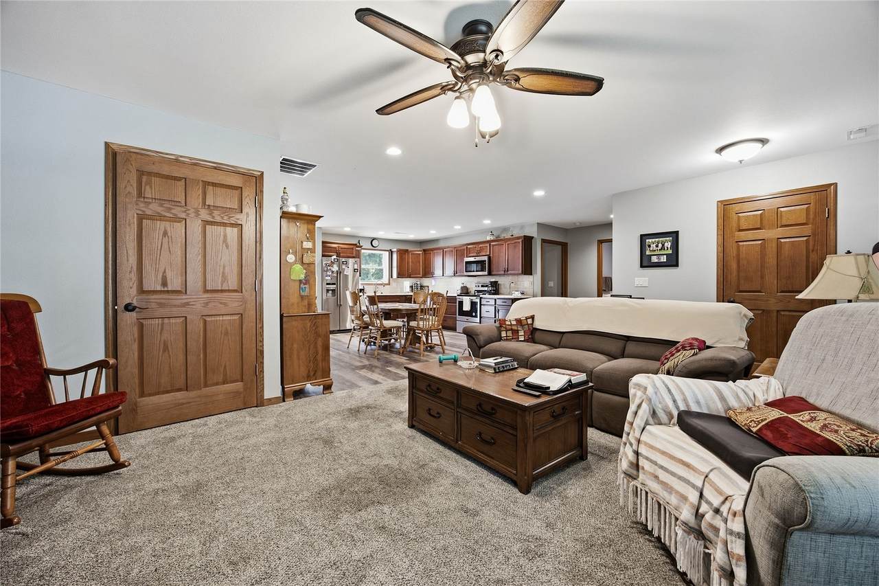 https://bt-photos.global.ssl.fastly.net/cedarrapids/1280_boomver_1_2606429-4.jpg
