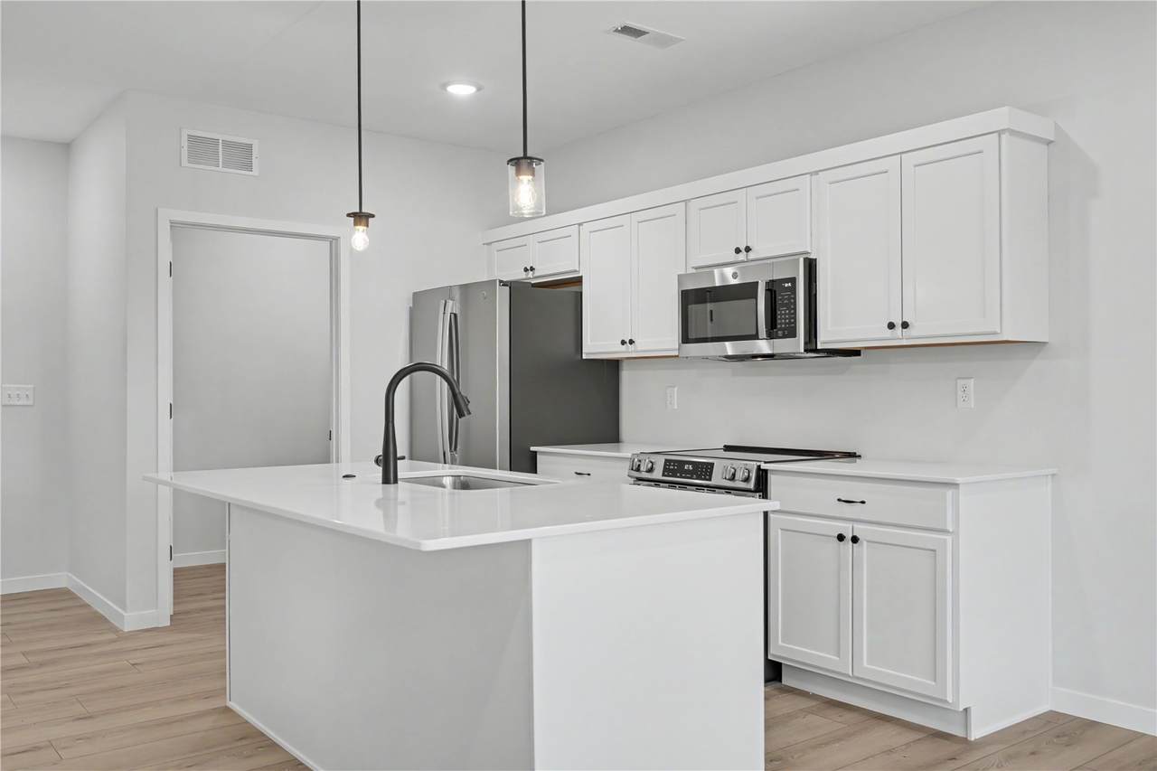 https://bt-photos.global.ssl.fastly.net/cedarrapids/1280_boomver_1_2606491-2.jpg