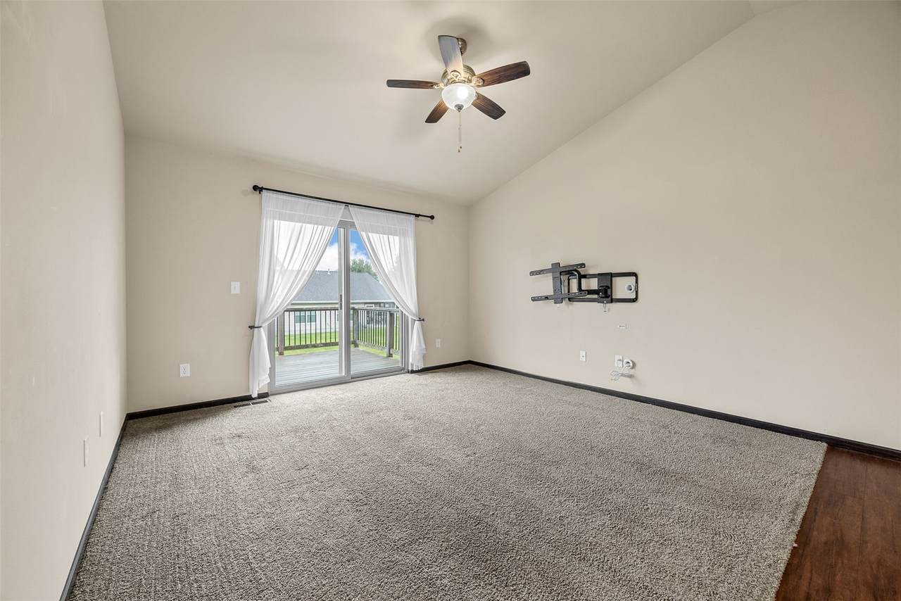 https://bt-photos.global.ssl.fastly.net/cedarrapids/1280_boomver_1_2606501-2.jpg