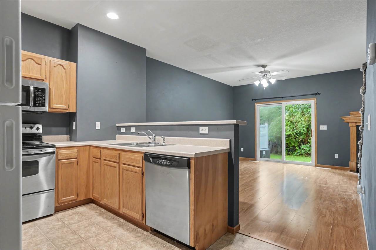 https://bt-photos.global.ssl.fastly.net/cedarrapids/1280_boomver_1_2606512-2.jpg