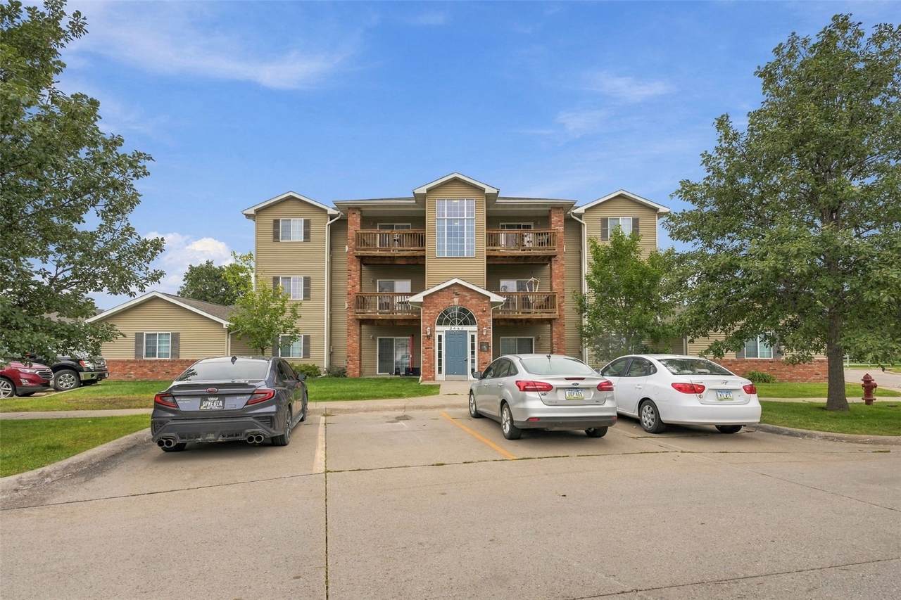 https://bt-photos.global.ssl.fastly.net/cedarrapids/1280_boomver_1_2606606-2.jpg