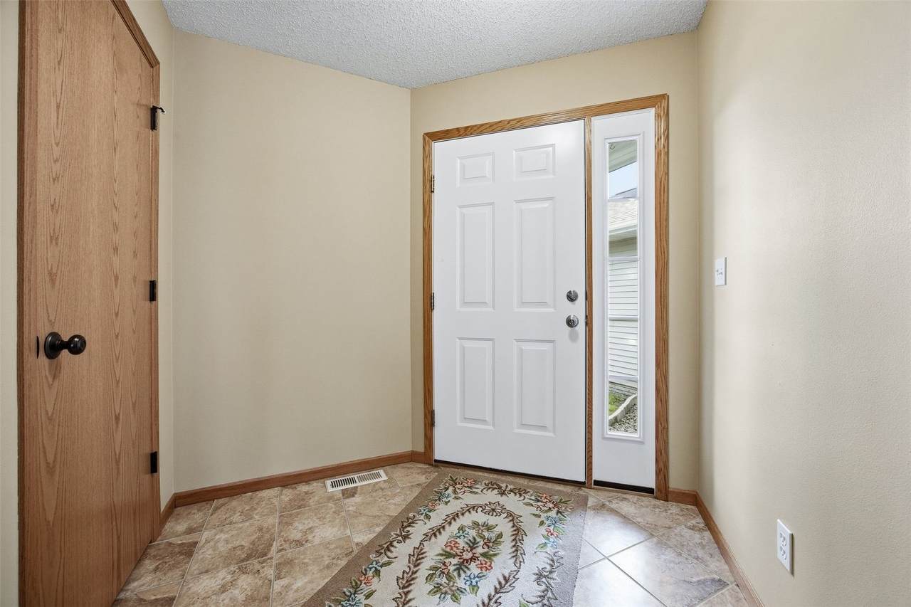 https://bt-photos.global.ssl.fastly.net/cedarrapids/1280_boomver_1_2606610-2.jpg