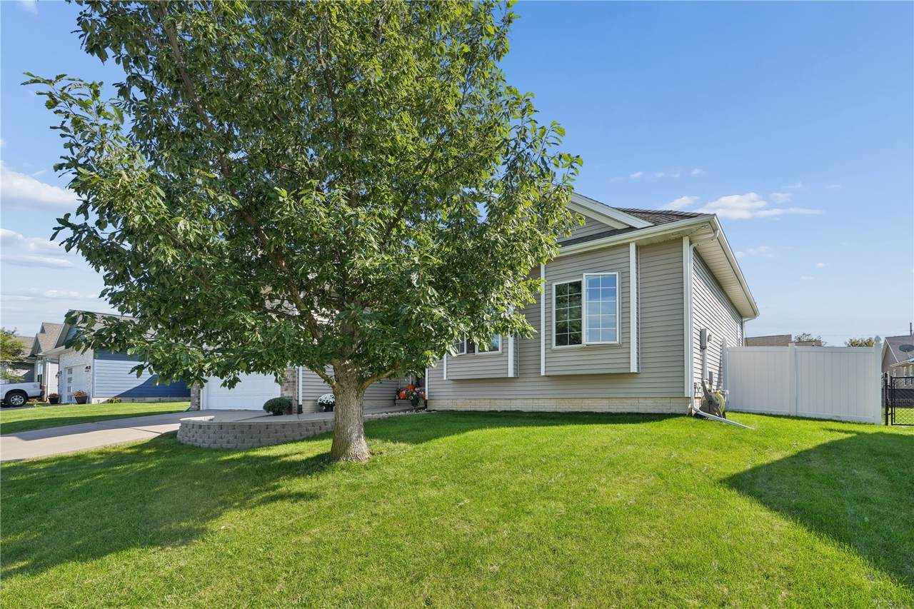 https://bt-photos.global.ssl.fastly.net/cedarrapids/1280_boomver_1_2606719-2.jpg