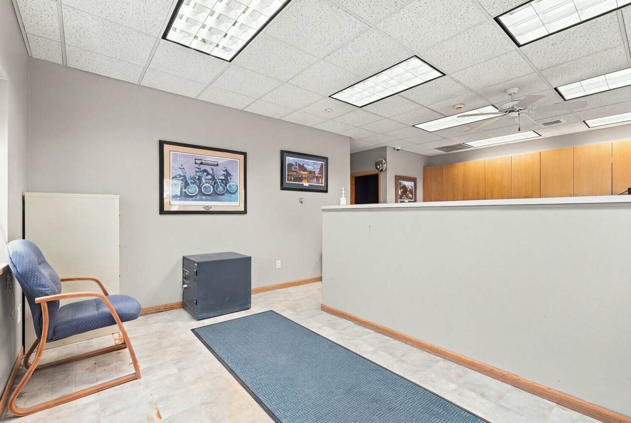https://bt-photos.global.ssl.fastly.net/cedarrapids/1280_boomver_1_2606791-2.jpg