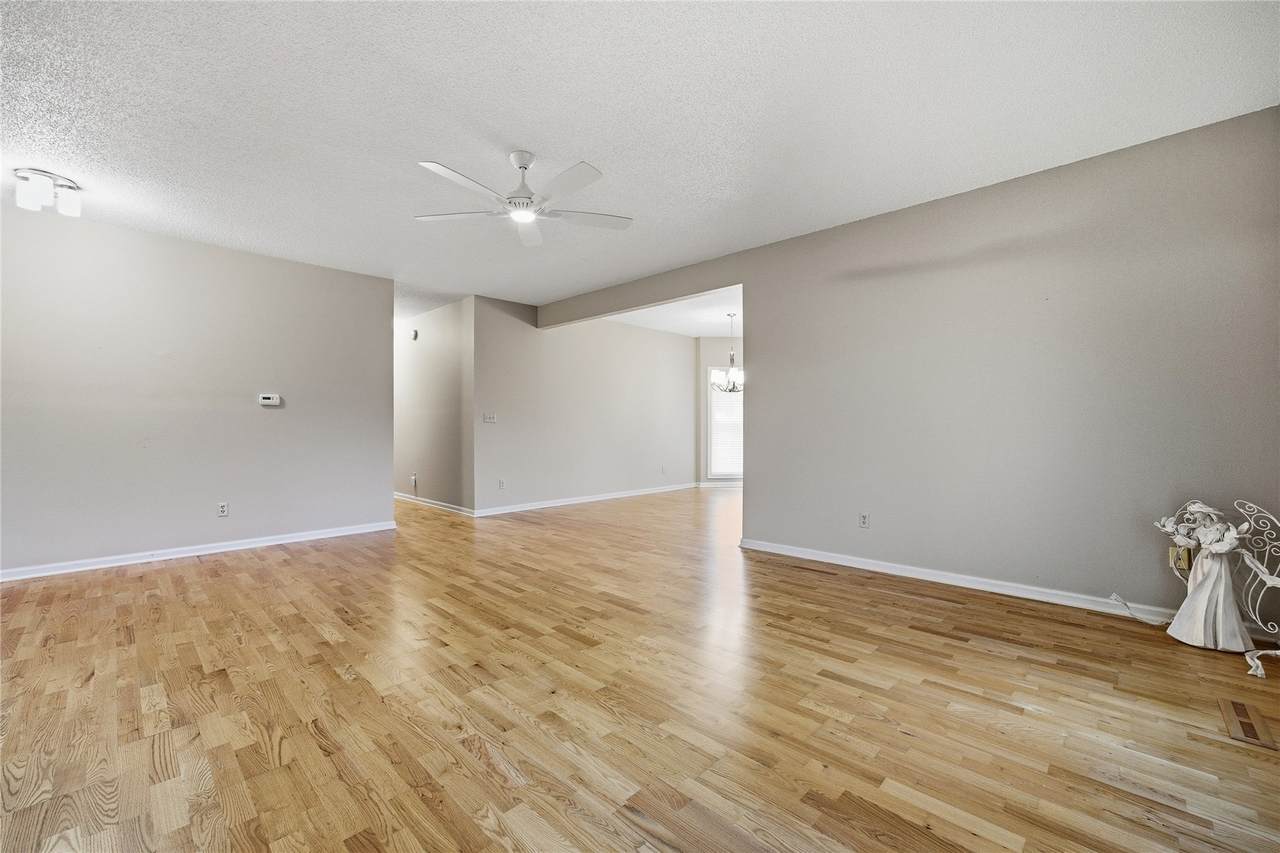 https://bt-photos.global.ssl.fastly.net/cedarrapids/1280_boomver_1_2606876-2.jpg