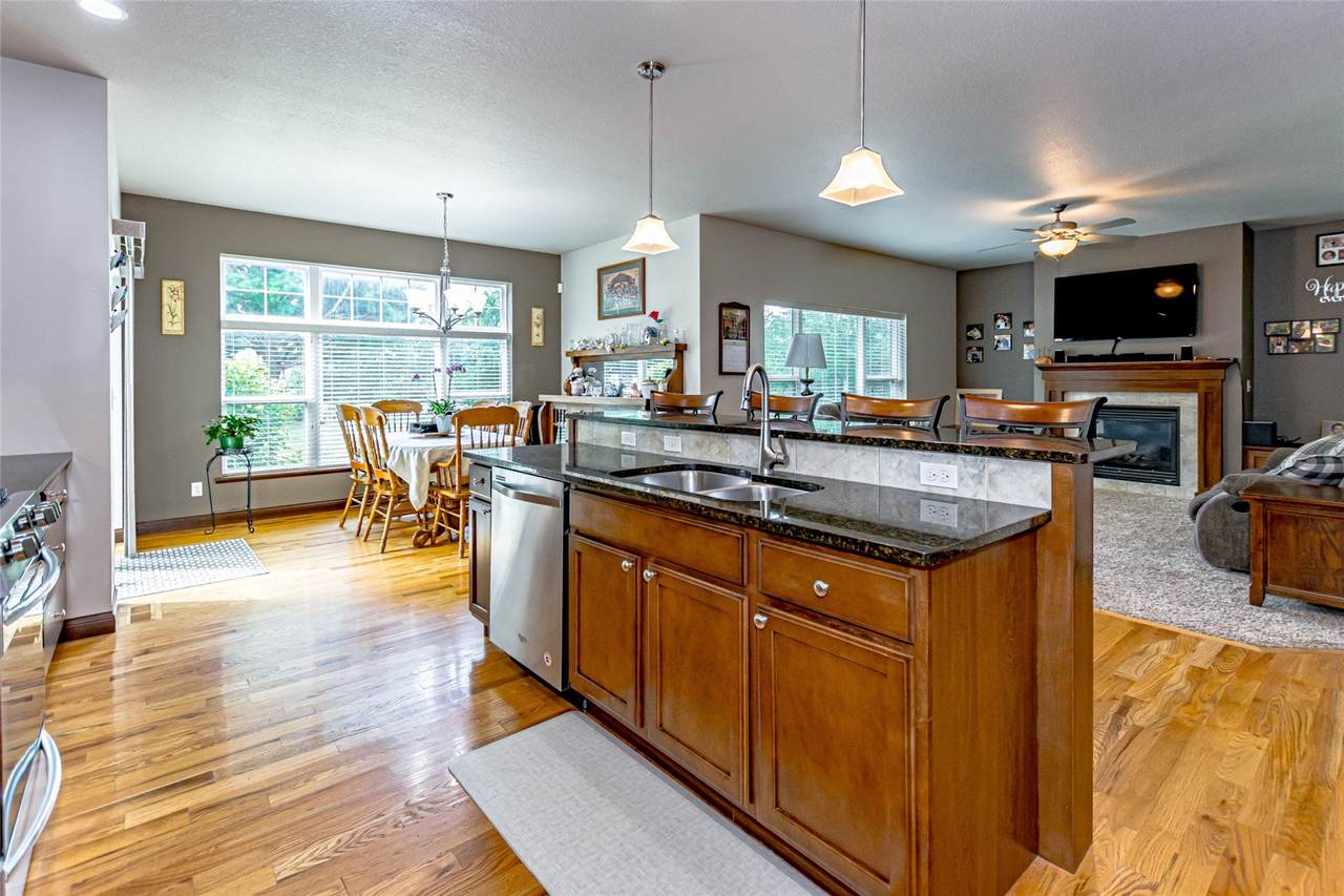 https://bt-photos.global.ssl.fastly.net/cedarrapids/1280_boomver_1_2606919-2.jpg