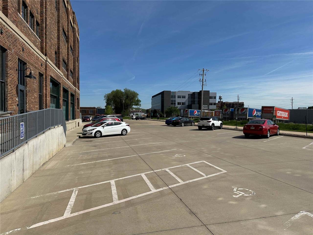 https://bt-photos.global.ssl.fastly.net/cedarrapids/1280_boomver_2_2403084-2.jpg