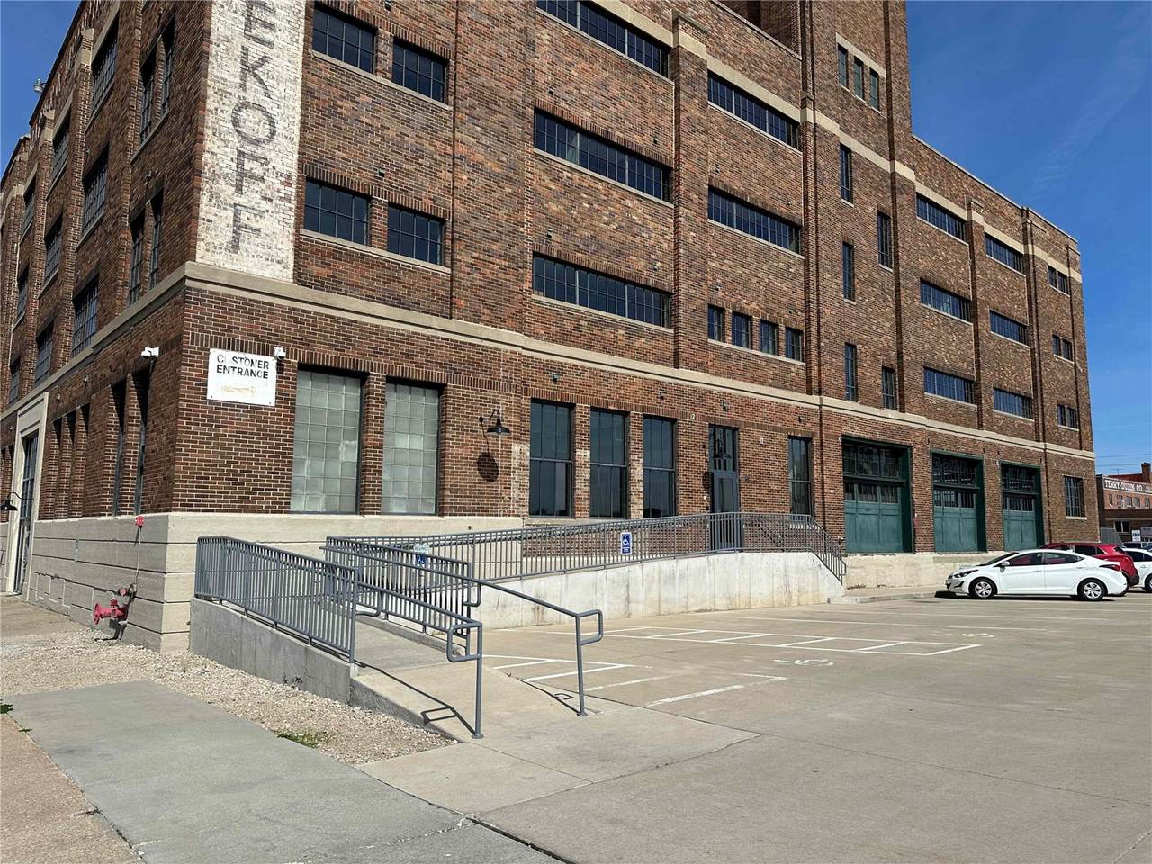 https://bt-photos.global.ssl.fastly.net/cedarrapids/1280_boomver_2_2403084-2.jpg