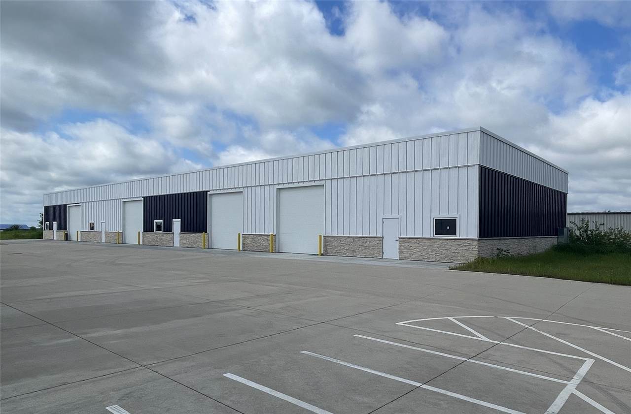 6900 Partners Avenue - Photo 1