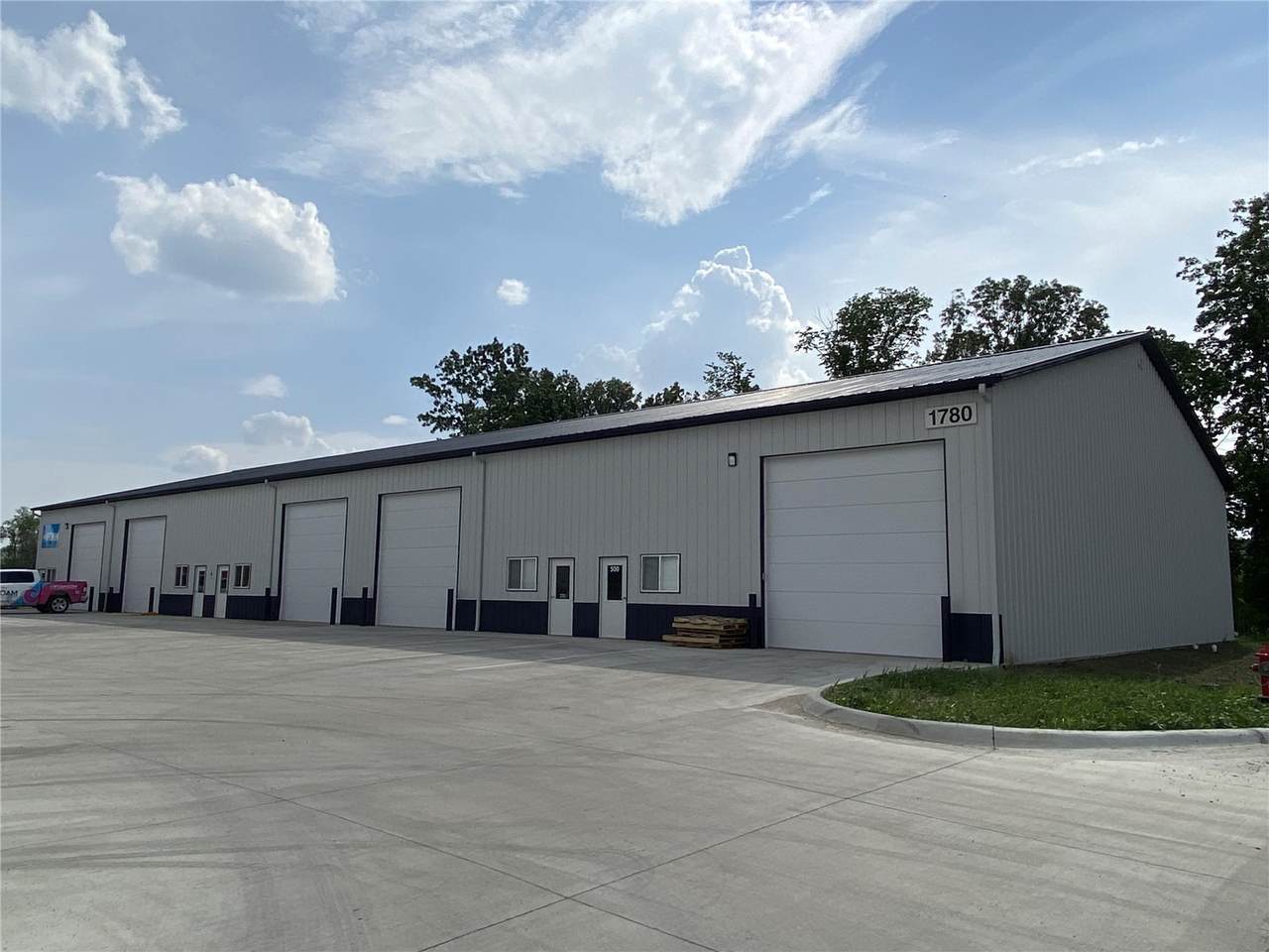 1780 Robins Road - Photo 1