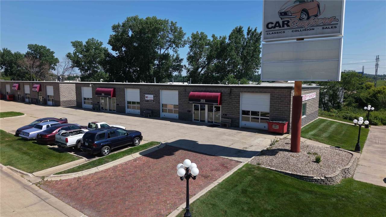 https://bt-photos.global.ssl.fastly.net/cedarrapids/1280_boomver_2_2504383-2.jpg