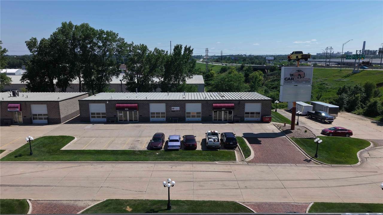 https://bt-photos.global.ssl.fastly.net/cedarrapids/1280_boomver_2_2504383-2.jpg