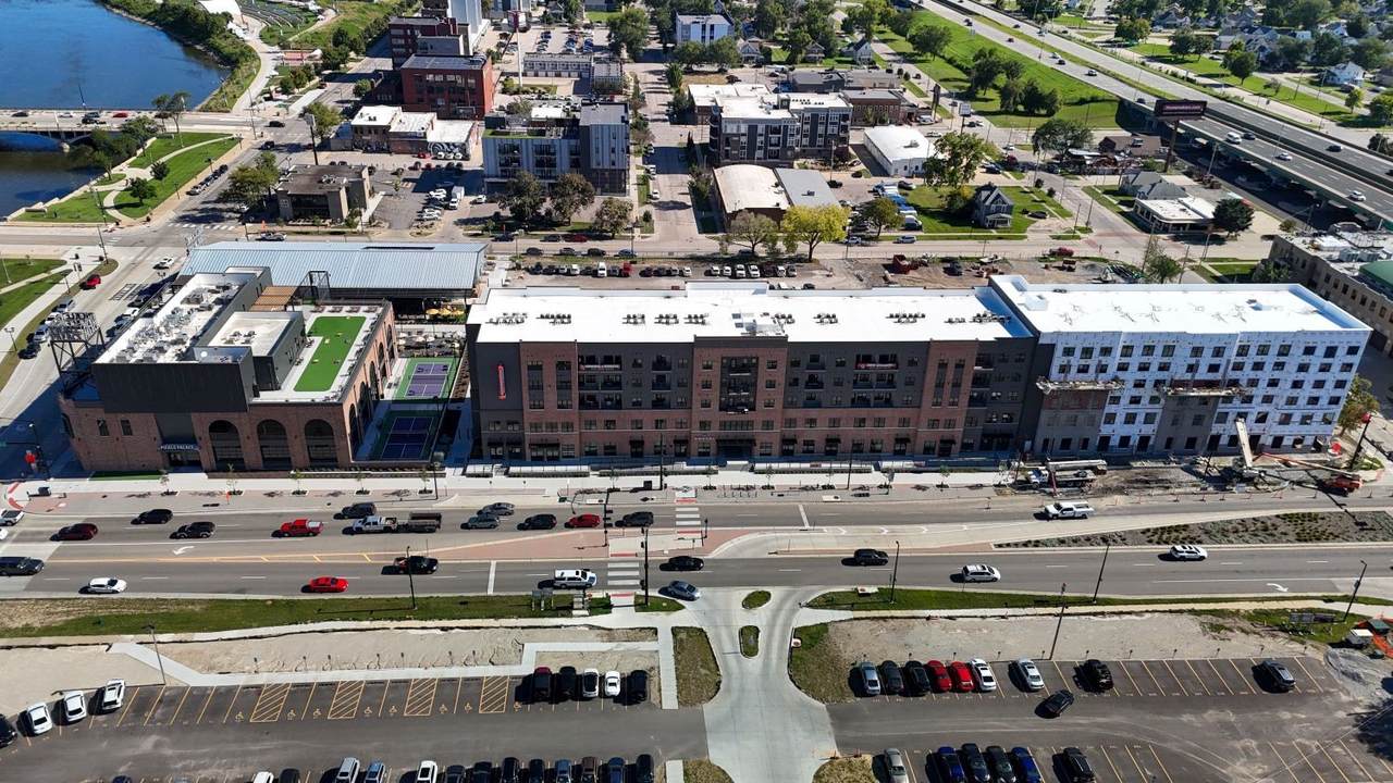 https://bt-photos.global.ssl.fastly.net/cedarrapids/1280_boomver_2_2504400-2.jpg