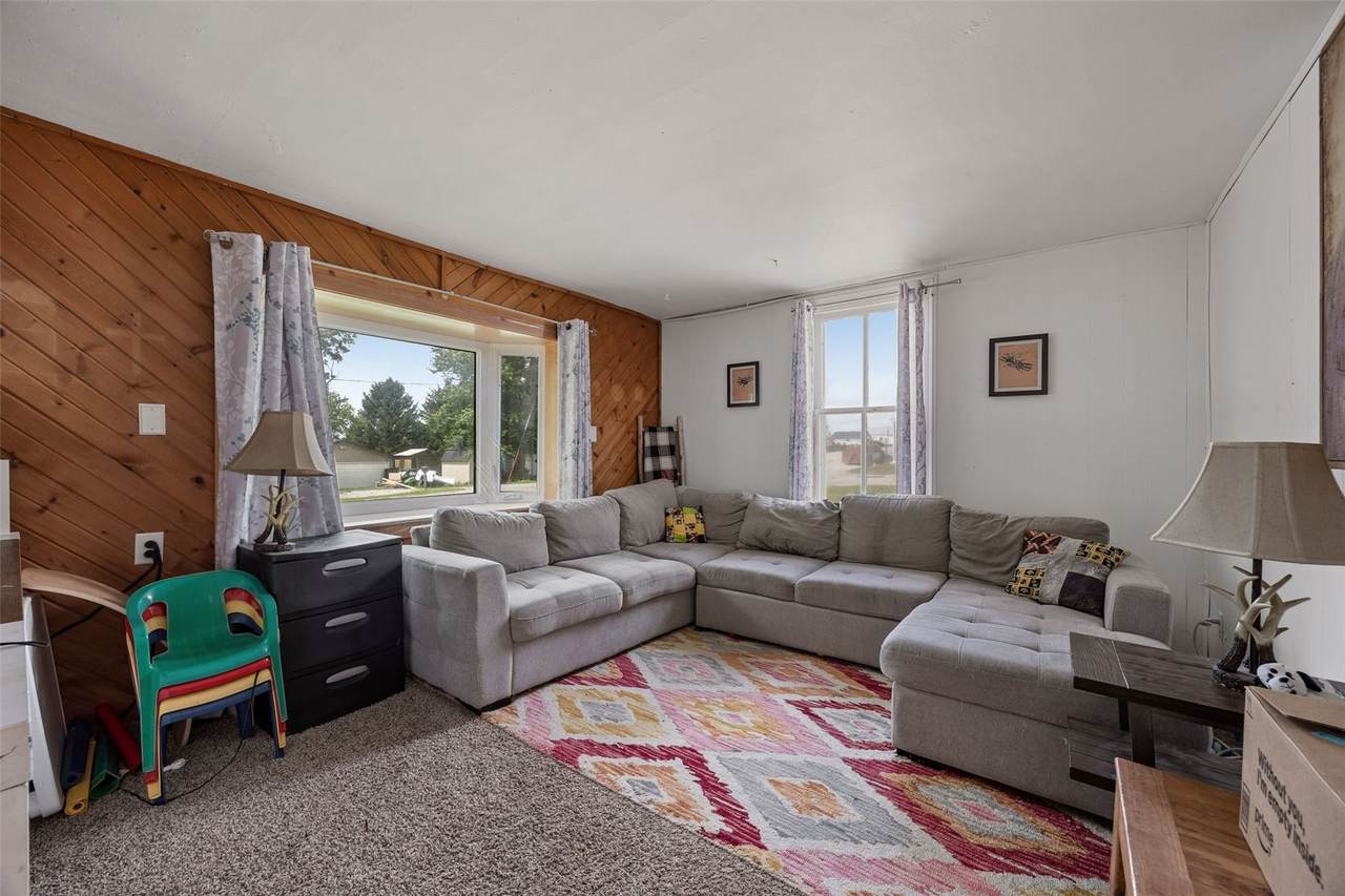 https://bt-photos.global.ssl.fastly.net/cedarrapids/1280_boomver_2_2506494-2.jpg