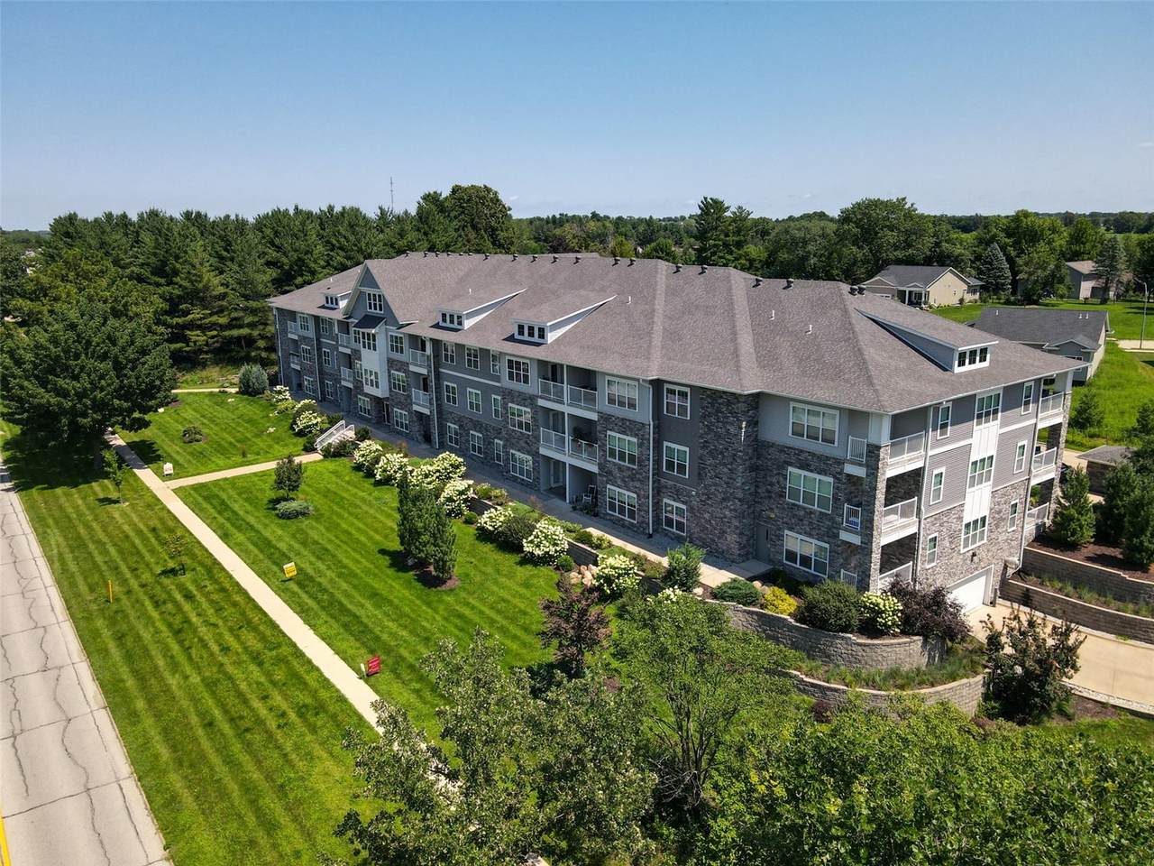 260 Scott Boulevard - Photo 1