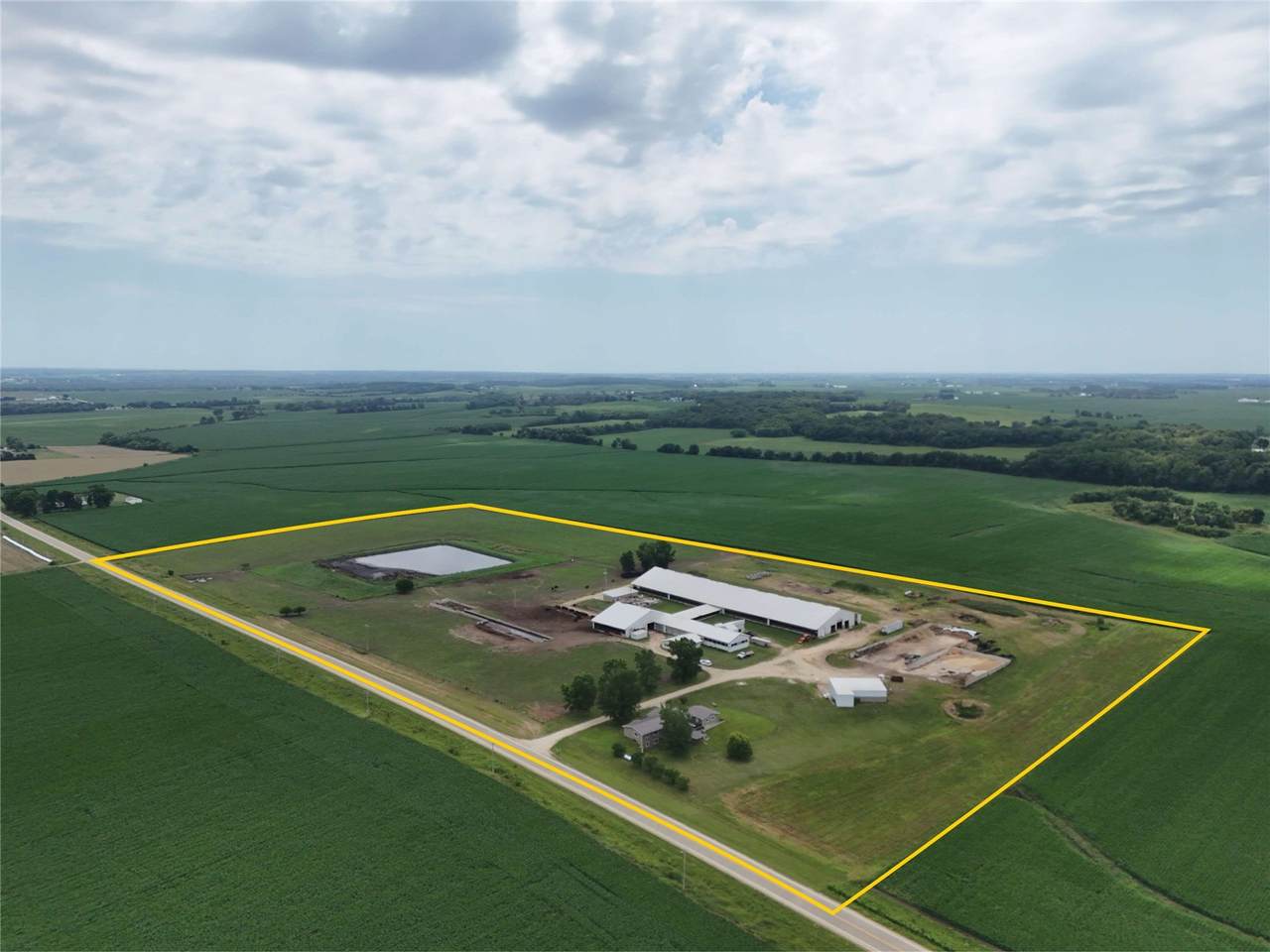  1350 Waubeek Road - Photo 1