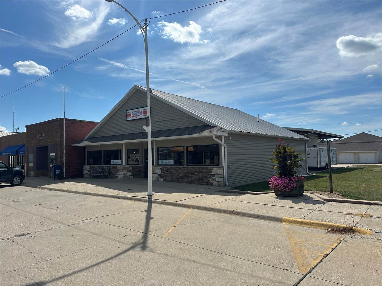 https://bt-photos.global.ssl.fastly.net/cedarrapids/1280_boomver_2_2507341-2.jpg