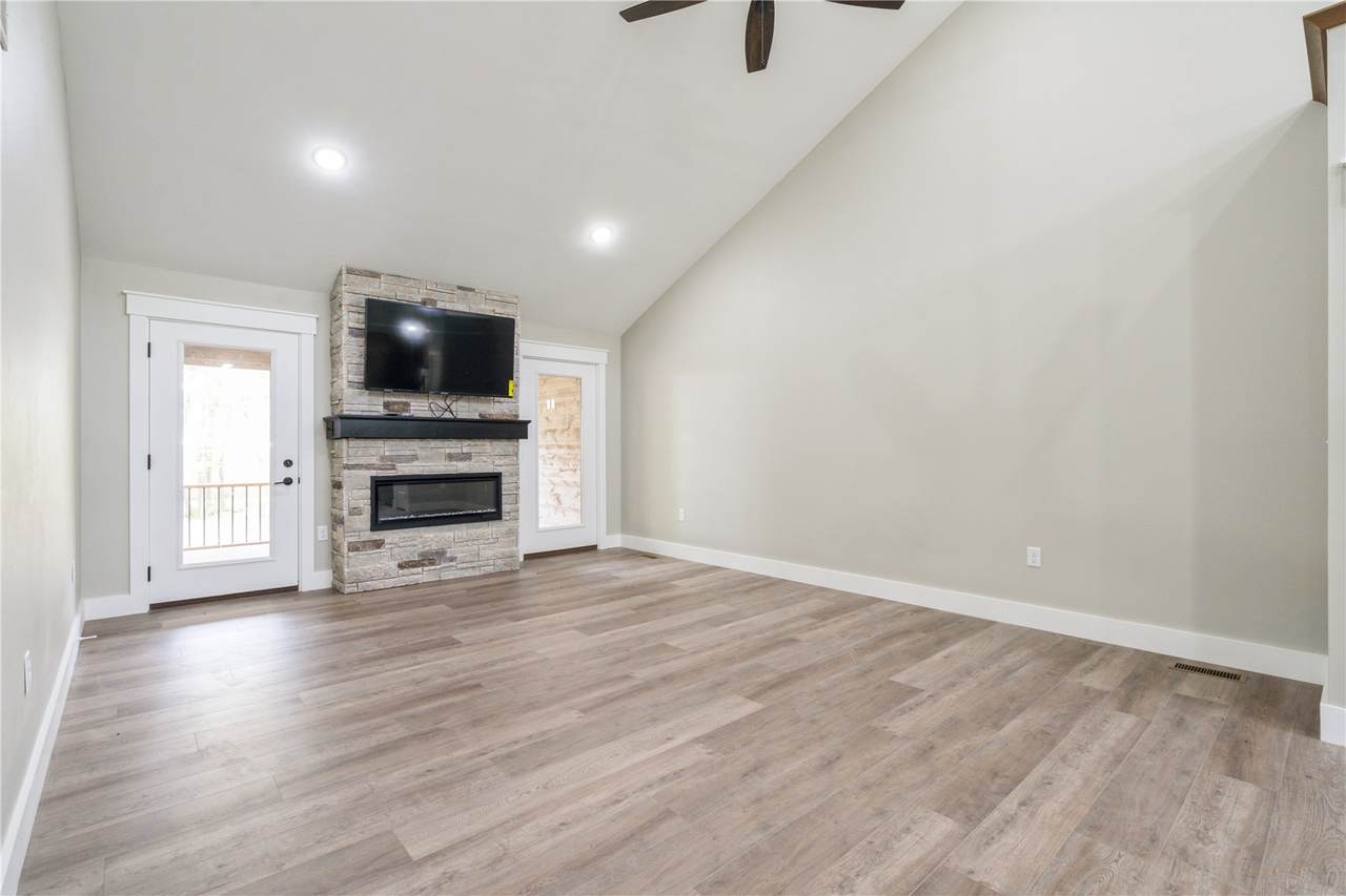 https://bt-photos.global.ssl.fastly.net/cedarrapids/1280_boomver_2_2508626-2.jpg