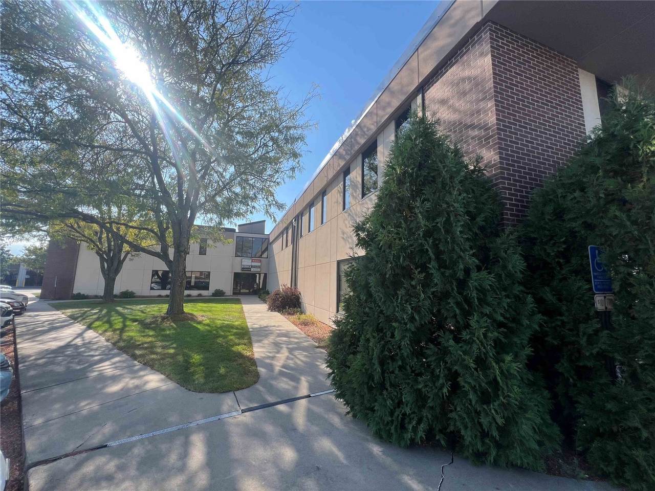 https://bt-photos.global.ssl.fastly.net/cedarrapids/1280_boomver_2_2508648-2.jpg