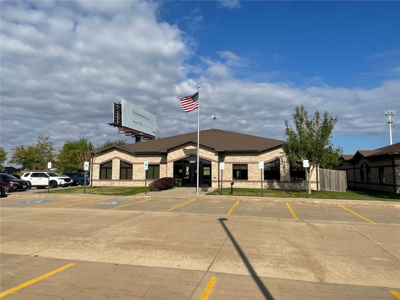 https://bt-photos.global.ssl.fastly.net/cedarrapids/1280_boomver_2_2509492-2.jpg