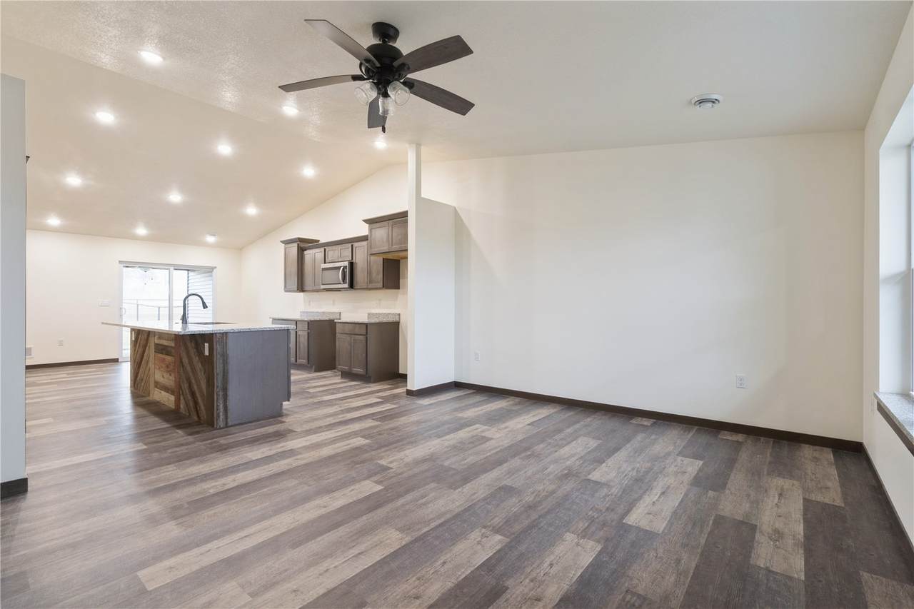 https://bt-photos.global.ssl.fastly.net/cedarrapids/1280_boomver_2_2510012-2.jpg