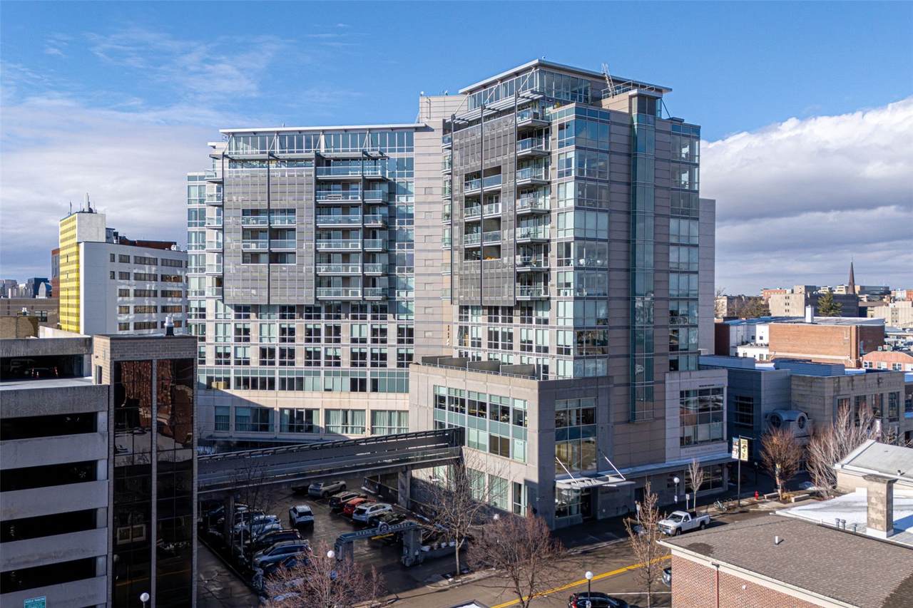 221 College Street - Photo 1