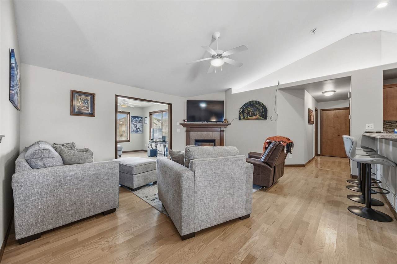https://bt-photos.global.ssl.fastly.net/cedarrapids/1280_boomver_2_2600516-2.jpg