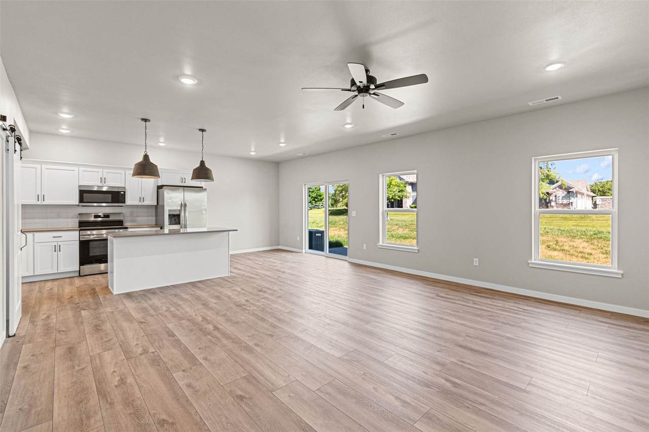 https://bt-photos.global.ssl.fastly.net/cedarrapids/1280_boomver_2_2600935-2.jpg