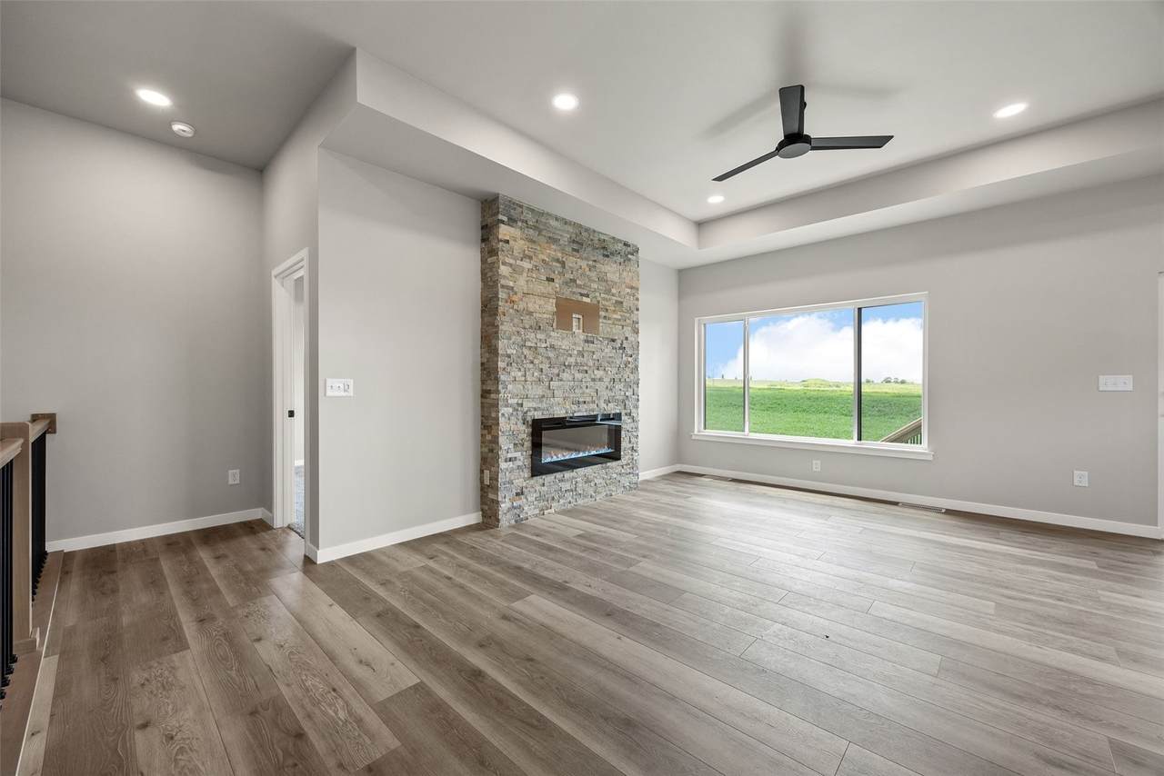 https://bt-photos.global.ssl.fastly.net/cedarrapids/1280_boomver_2_2601277-2.jpg