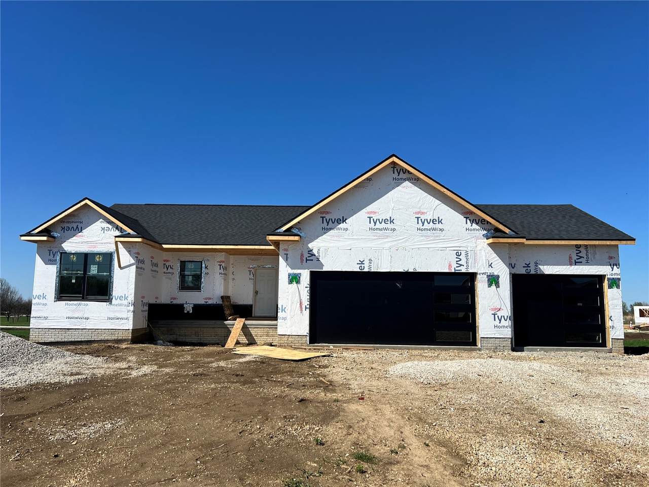 547 Davis Drive - Photo 1