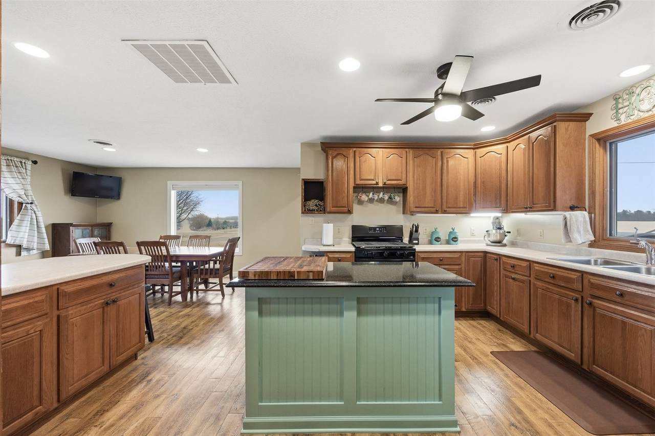 301 Lake View Drive - Photo 1