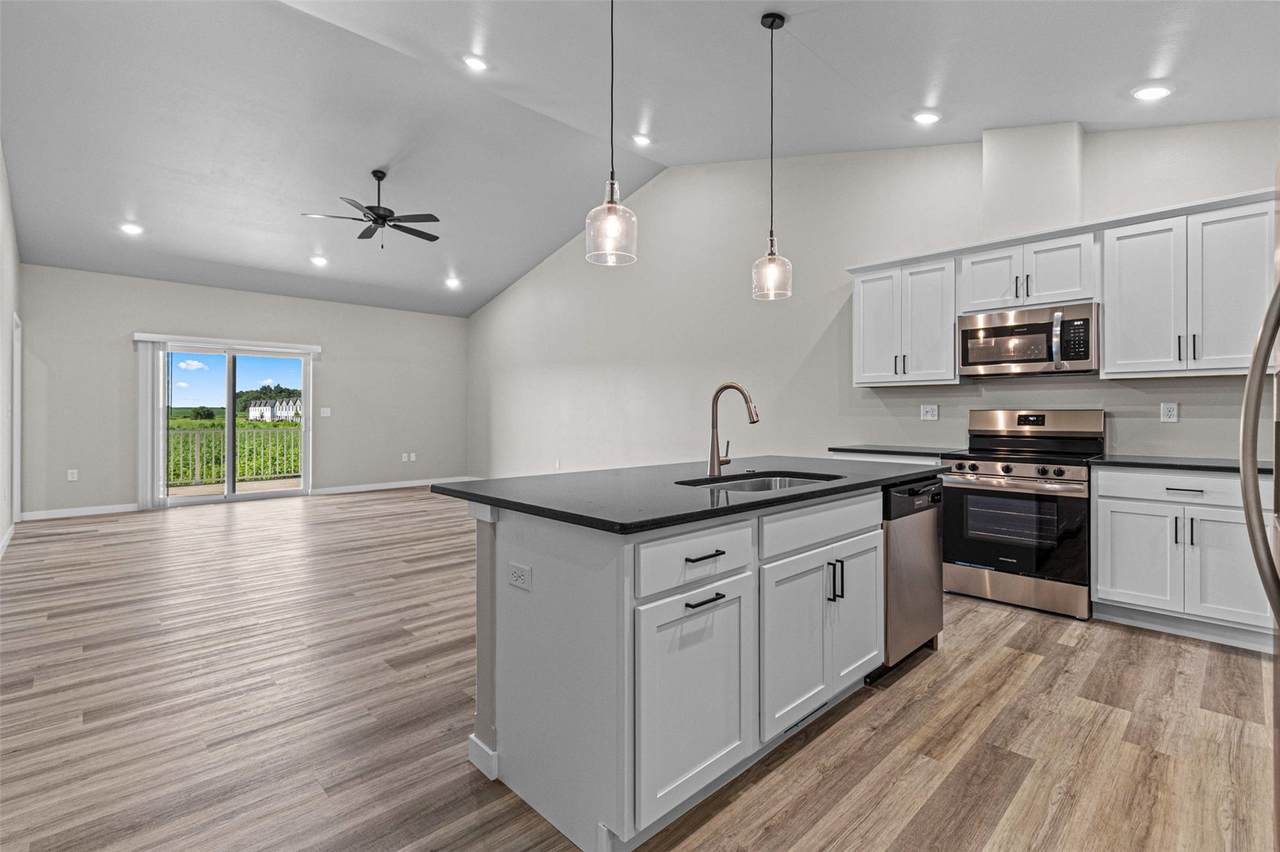 https://bt-photos.global.ssl.fastly.net/cedarrapids/1280_boomver_2_2601591-2.jpg