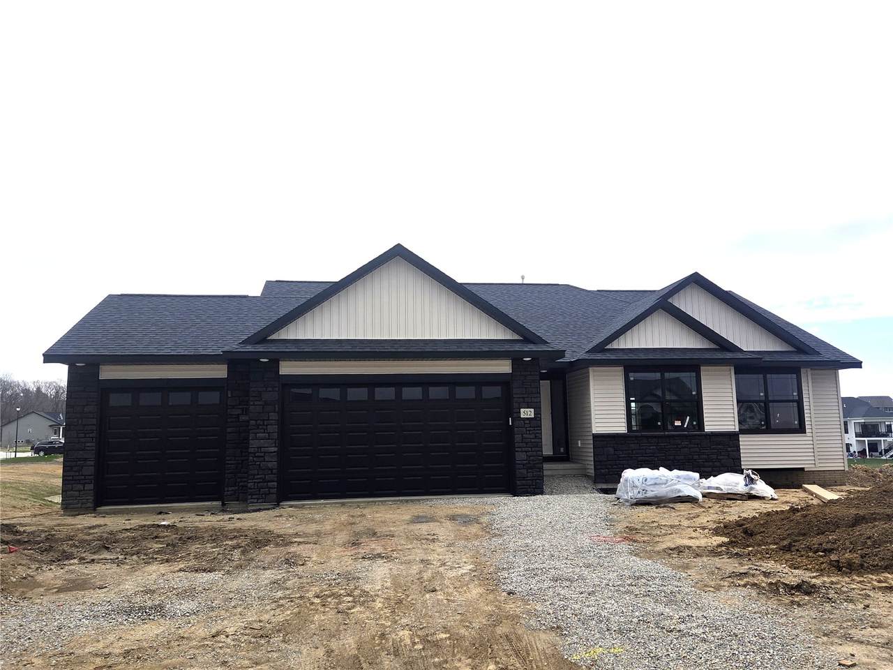 512 Park View Court - Photo 1