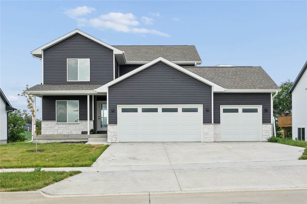 808 Crestview - Photo 1